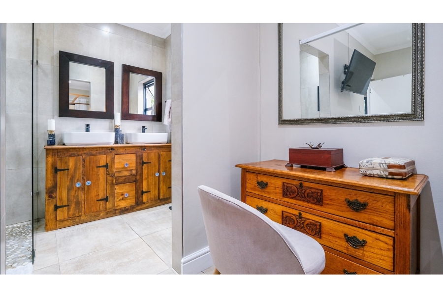 4 Bedroom Property for Sale in Heatherlands Western Cape